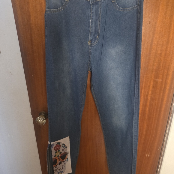 Denim - Men's Blue Jeans with Skull Patch